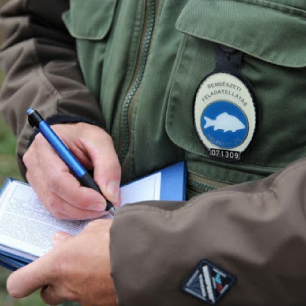  Több ellenőr a vizek partjain